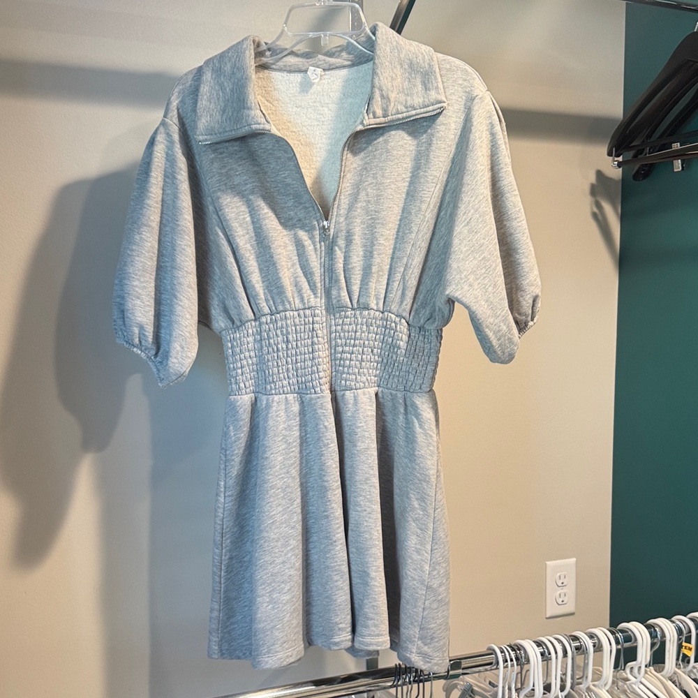 Gray Zip-Up Dress with Puff Sleeves